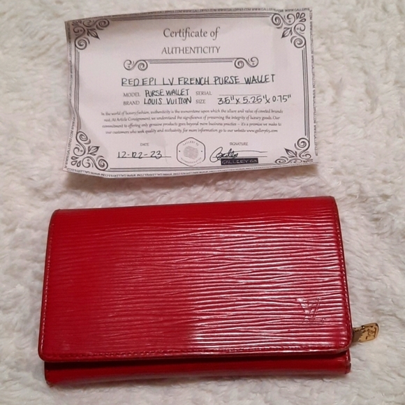 Louie Vuitton French Wallet - Picture 1 of 16